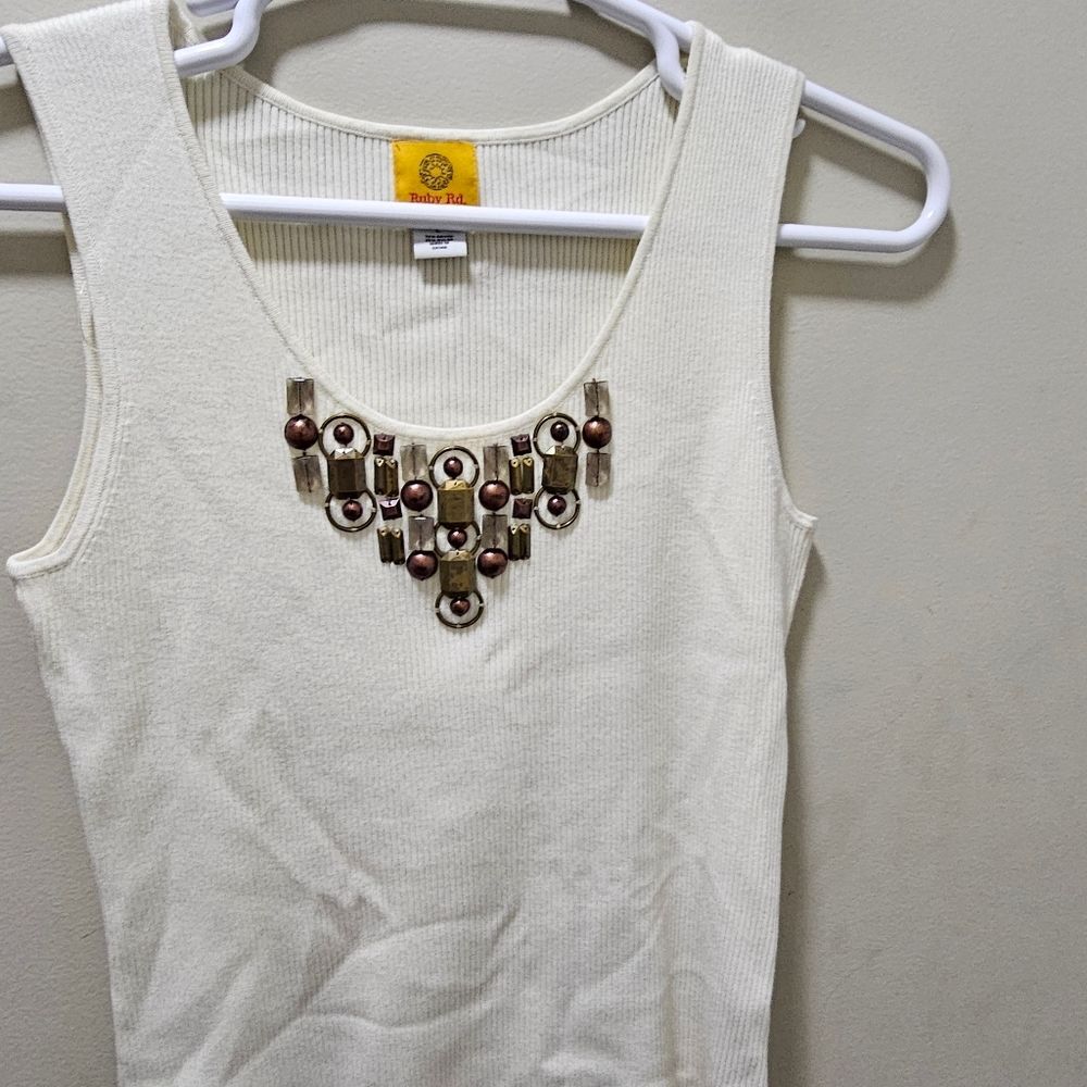 Ruby Rd. Cream Sleeveless Tank Top‎ - Picture 2 of 5